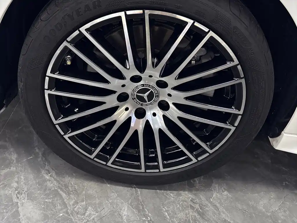 Mercedes-Benz C-Class 2023
