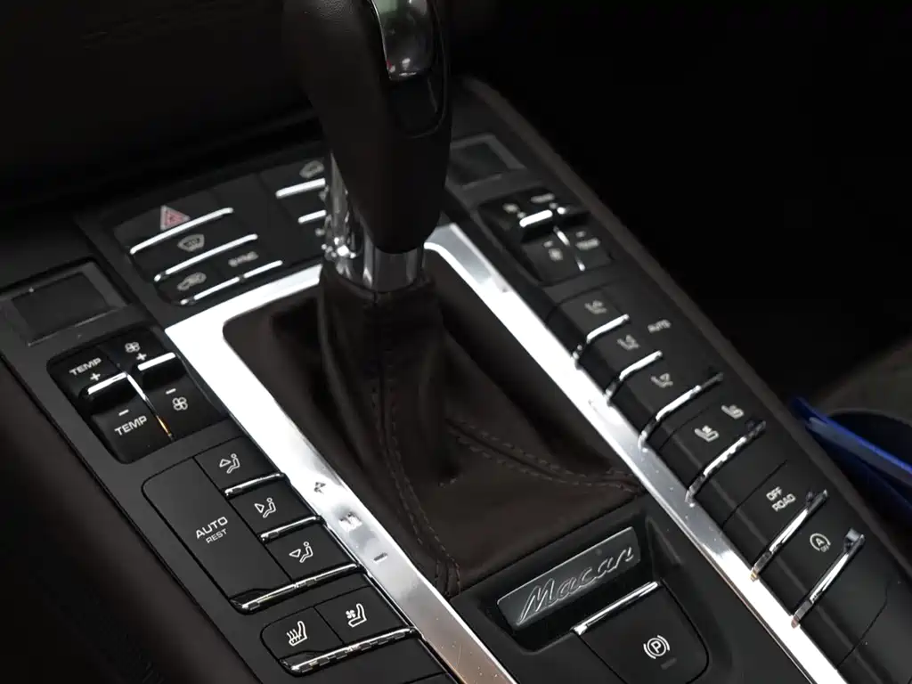 Porsche Macan 2015 — фото 17