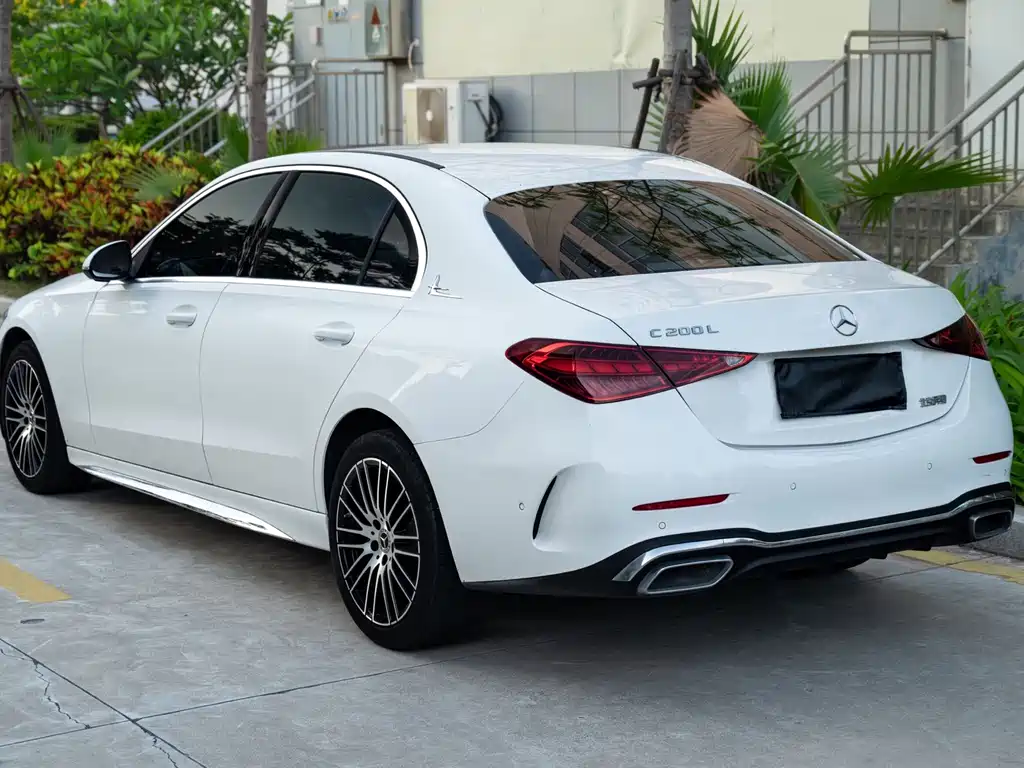 Mercedes-Benz C-Class 2023 — фото 3