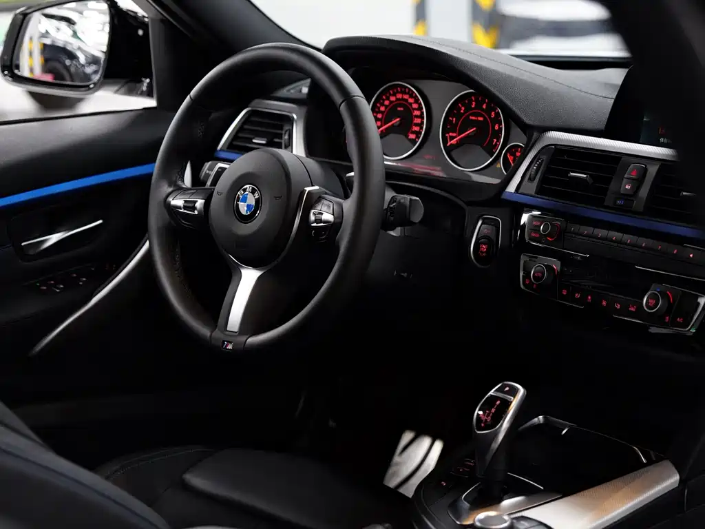 BMW 3 Series 2019 — фото 9