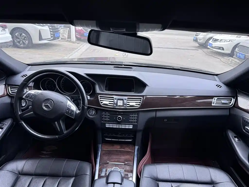 Mercedes-Benz E-Class 2015