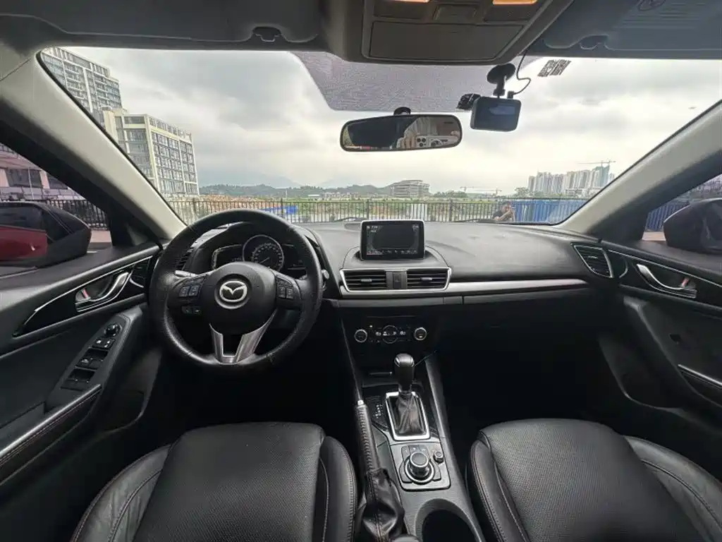 Mazda 3 Axela 2016 — фото 13