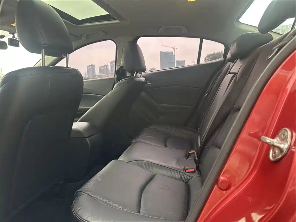 Mazda 3 Axela 2016 — фото 15