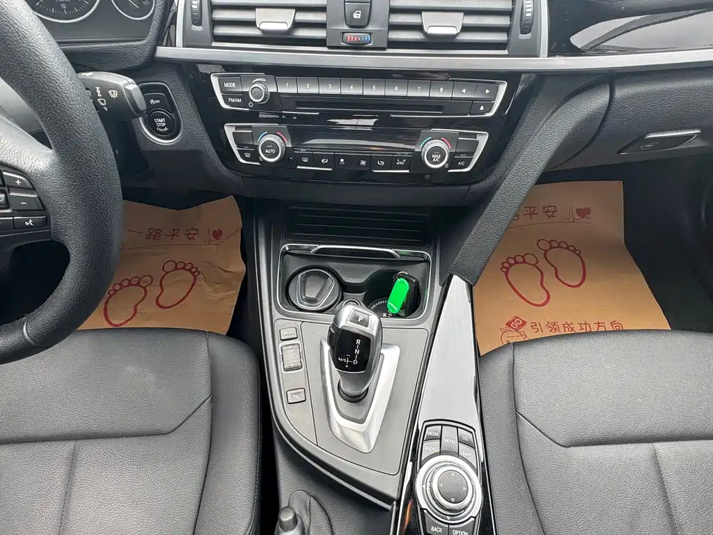 BMW 3 Series 2016 — фото 11