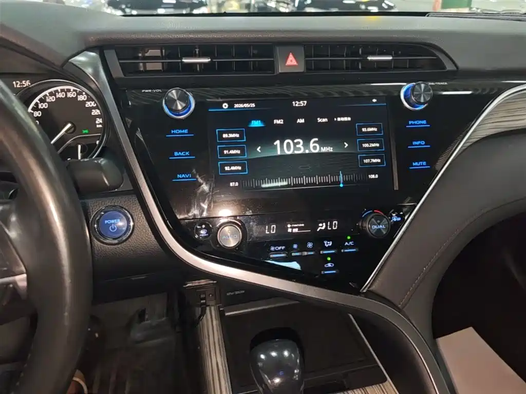 Toyota Camry 2020 — фото 13