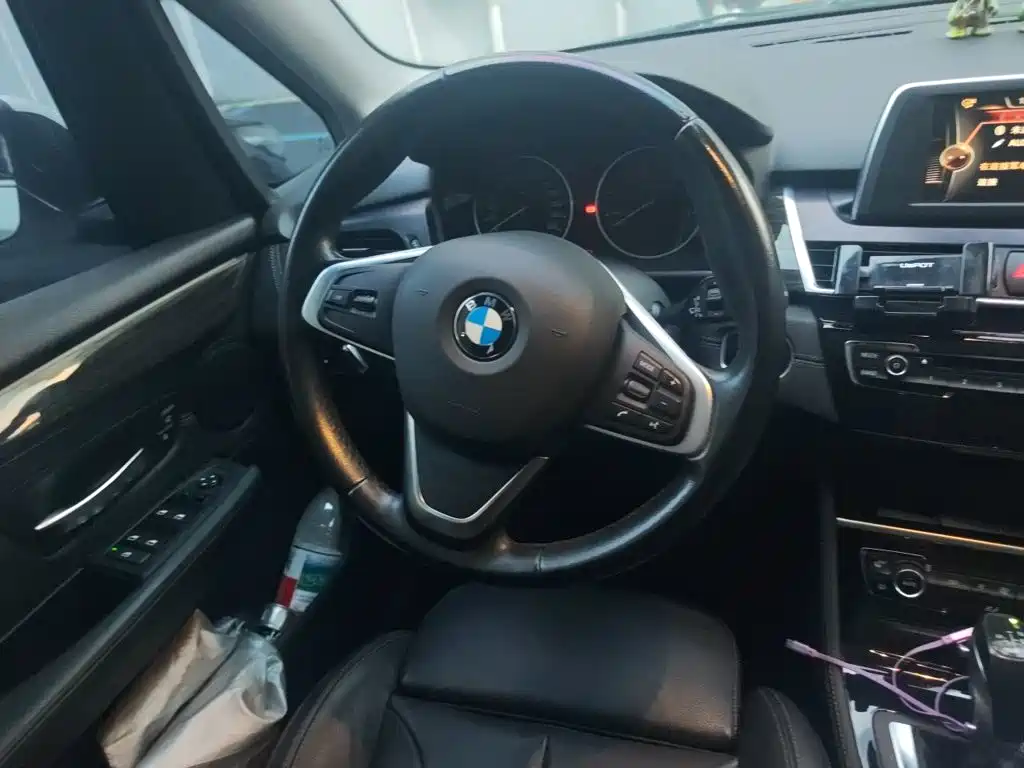 BMW 2 Series Station Wagon 2015 — фото 3
