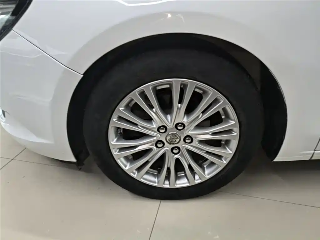 Buick Excelle 2015 — фото 23