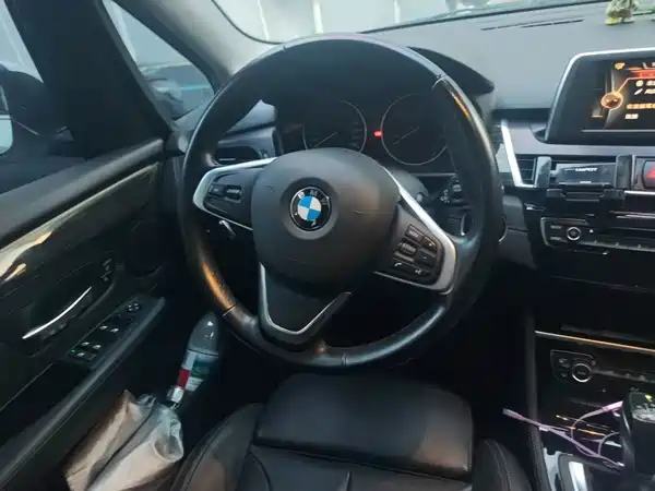 BMW 2 Series Station Wagon 2015
