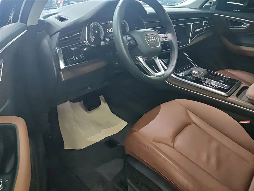 Audi Q7 2020 — фото 16