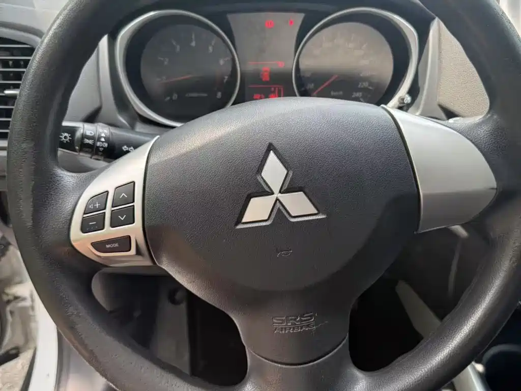 Mitsubishi ASX 2015 — фото 7