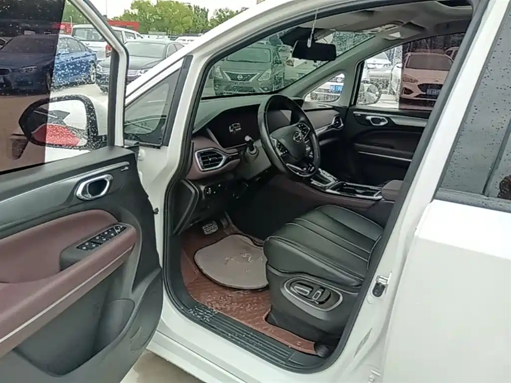 GAC Motor Trumpchi M6 2023 — фото 16