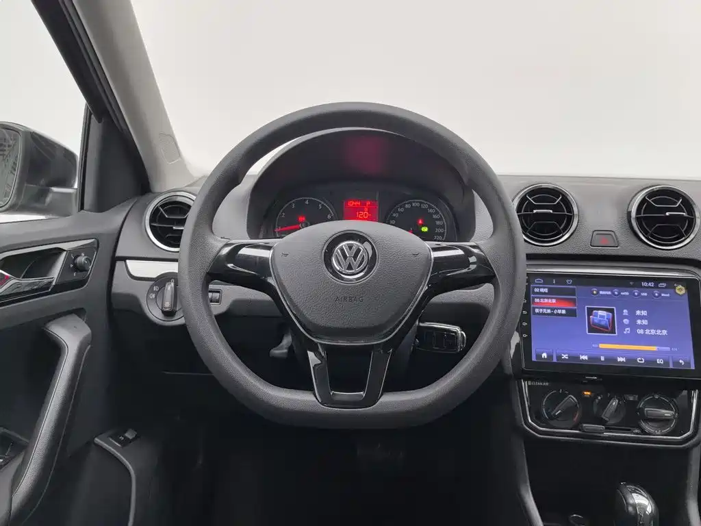 Volkswagen Jetta 2018 — фото 11
