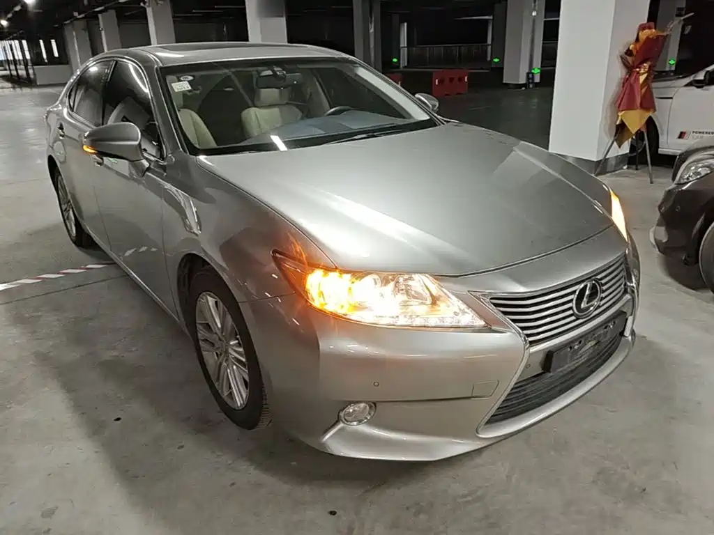 Lexus ES 2015 — фото 4