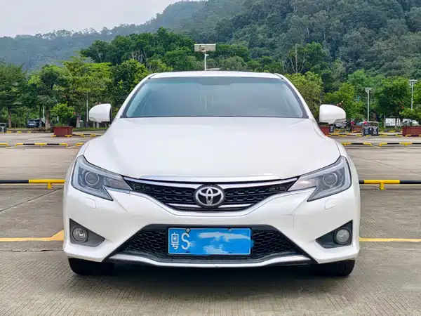 Toyota Reiz 2014