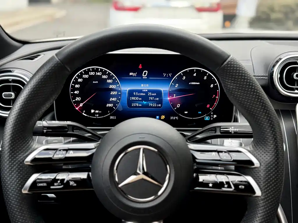 Mercedes-Benz C-Class 2023 — фото 8