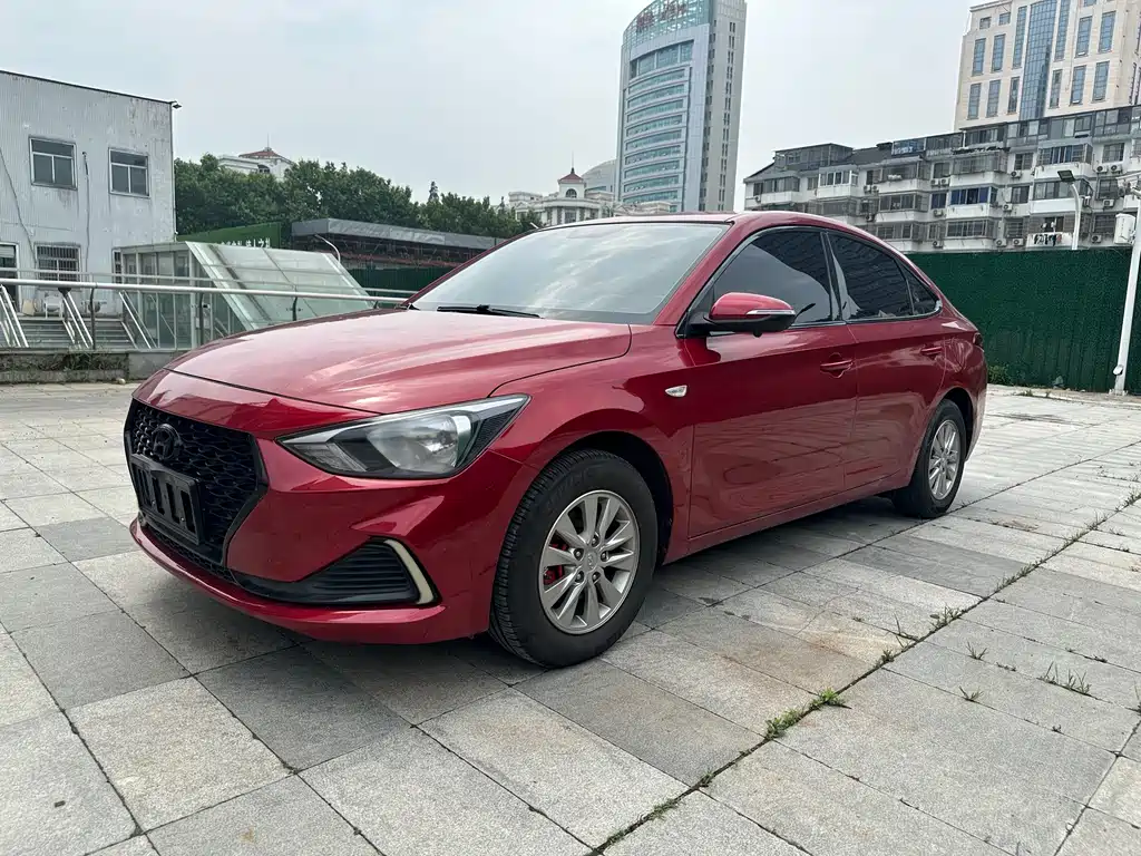 Hyundai Elantra 2020 — фото 1