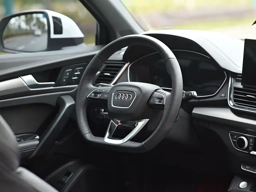 Audi Q5L Sportback 2021 — фото 7