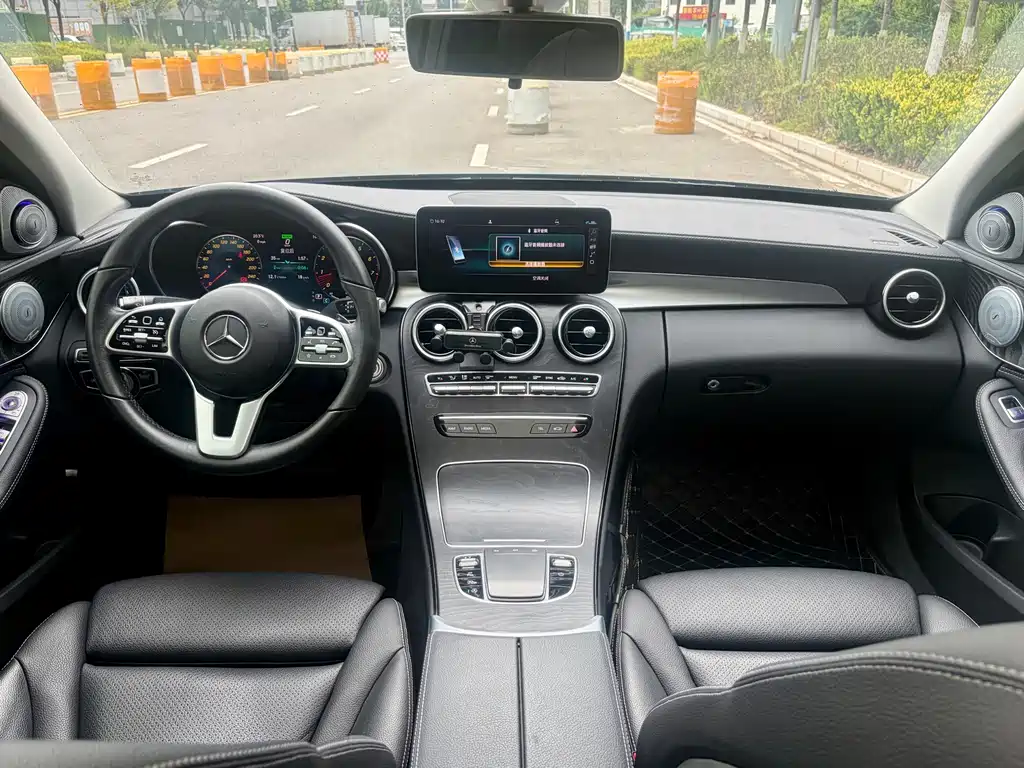 Mercedes-Benz C-Class 2019 — фото 12