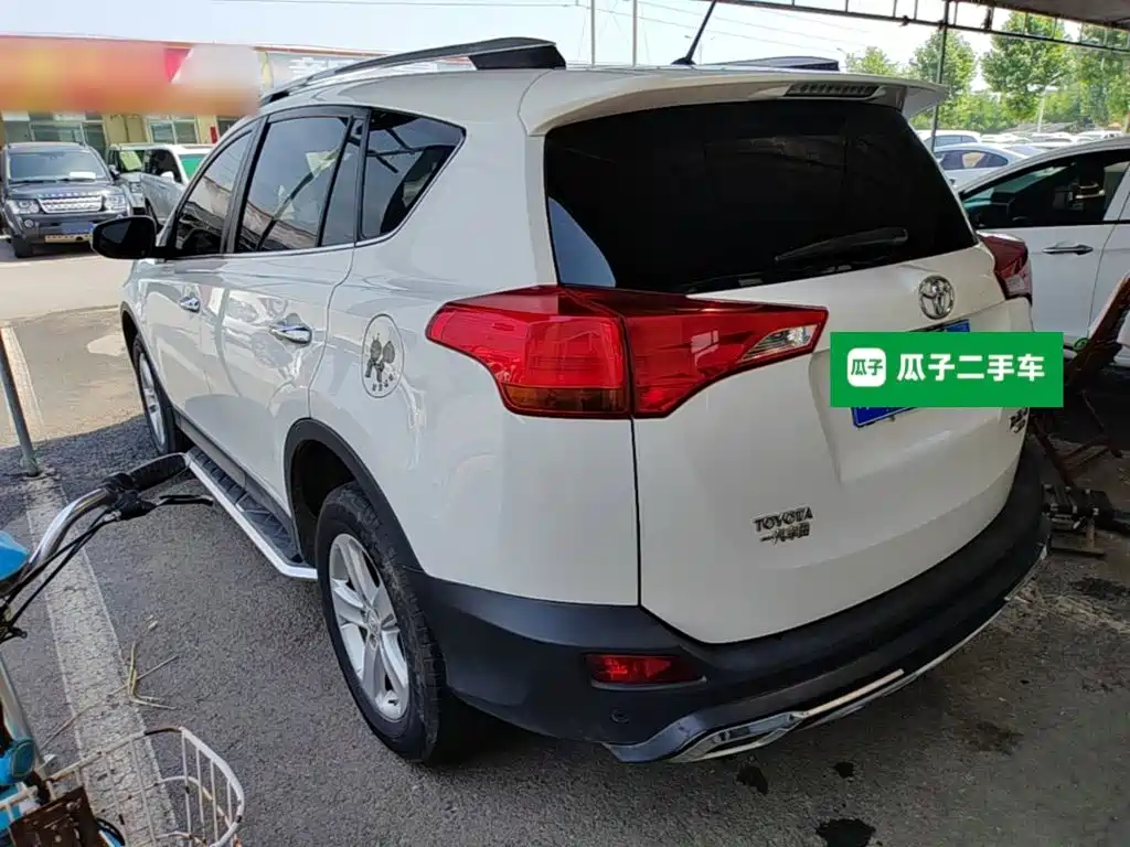 Toyota RAV4 2013 — фото 23