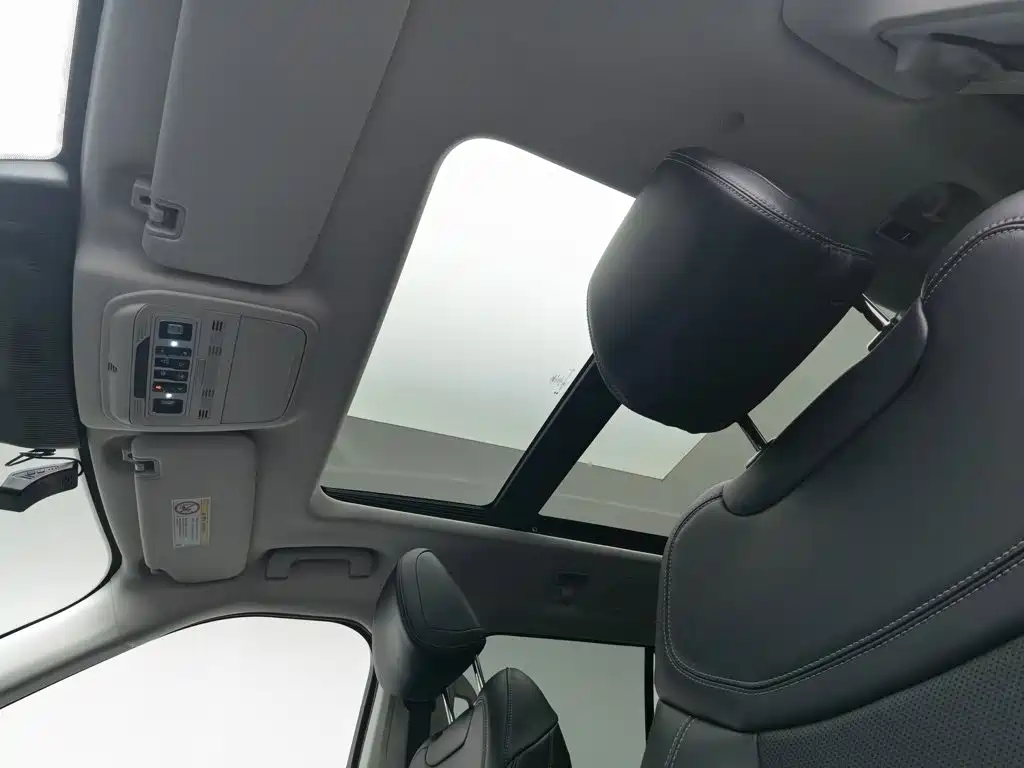 Ford Explorer 2025 — фото 14