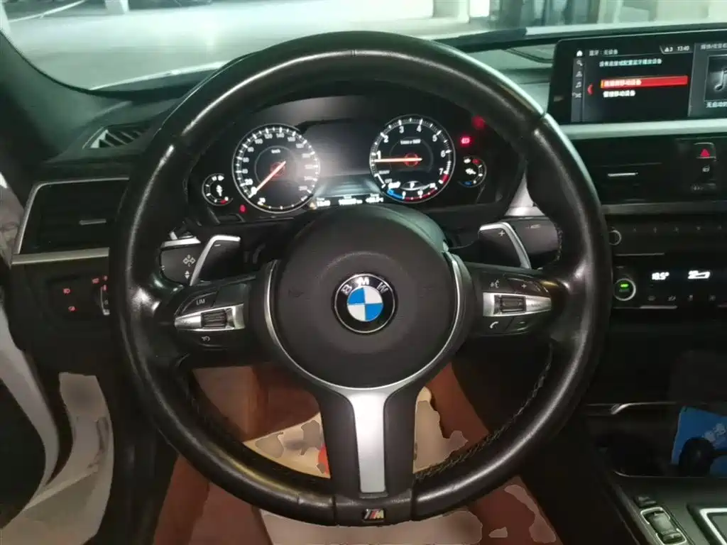 BMW 3 Series 2019 — фото 11