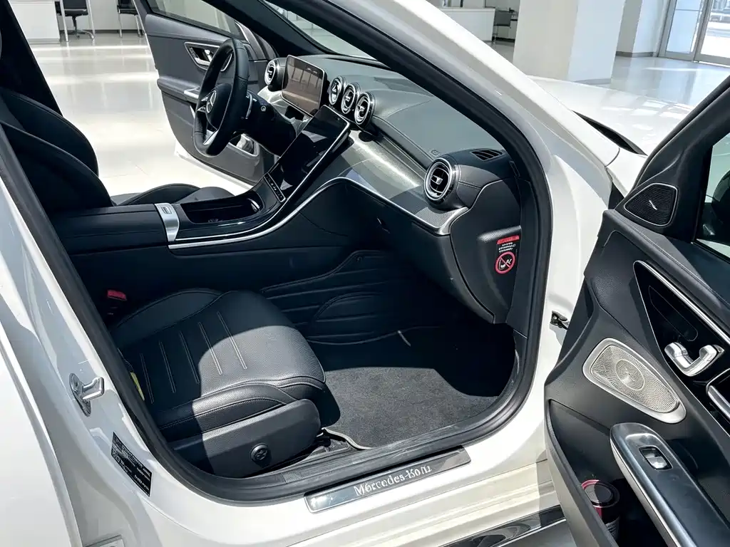 Mercedes-Benz C-Class 2024