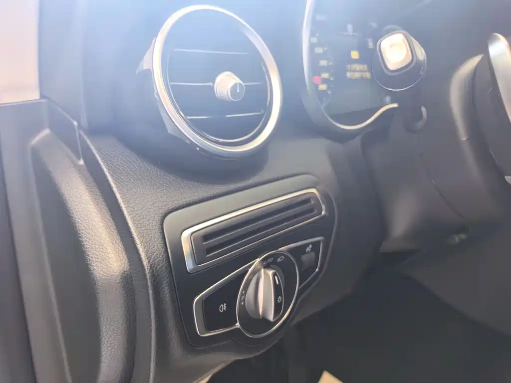 Mercedes-Benz C-Class 2021