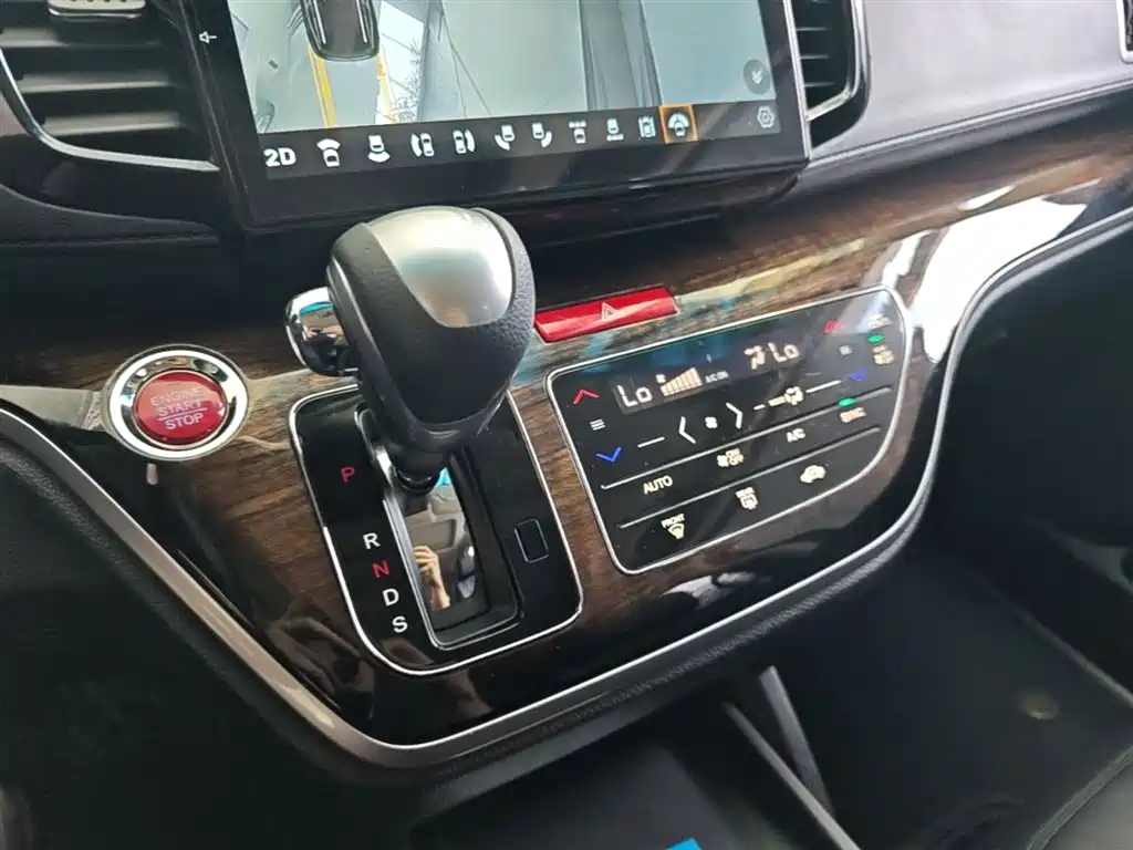 Honda Odyssey 2018 — фото 14