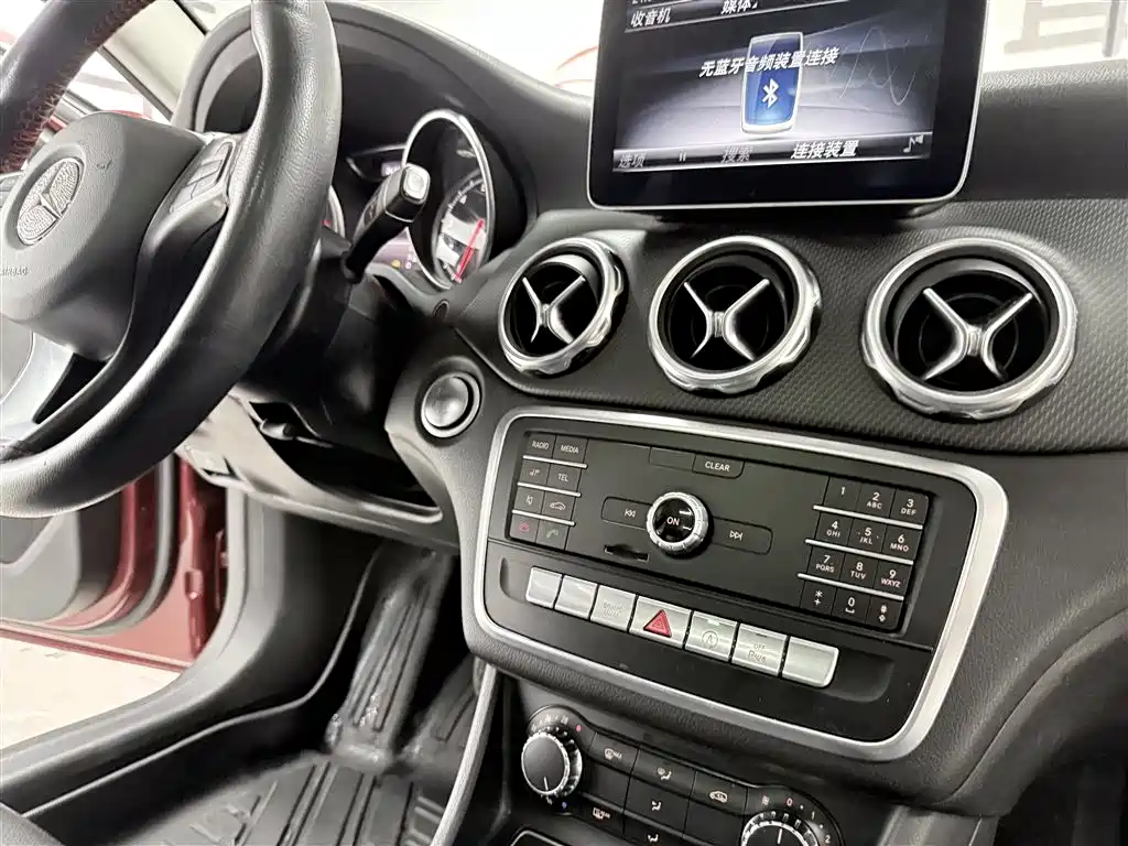 Mercedes-Benz GLA 2018 — фото 18