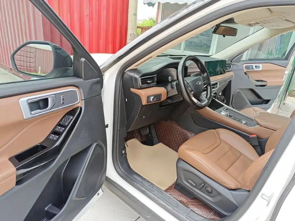 Ford Explorer 2023 — фото 16