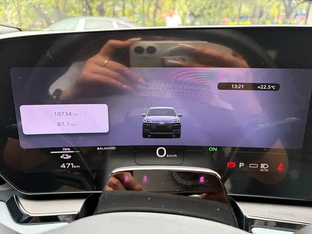 Audi Q6L E-Tron 2025 — фото 16