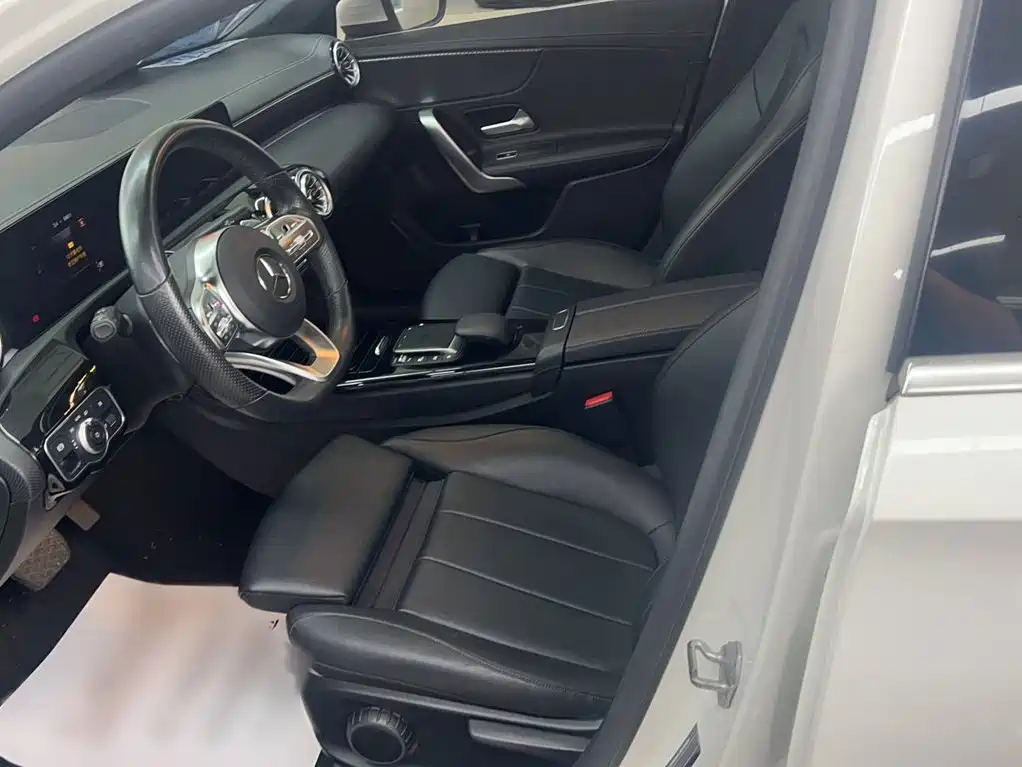 Mercedes-Benz A-Class 2022 — фото 12