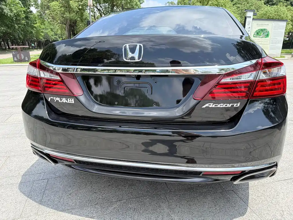 Honda Accord 2016 — фото 20