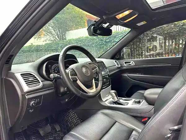 Jeep Grand Cherokee 2020