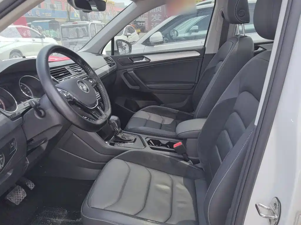Volkswagen Tiguan L 2018 — фото 11