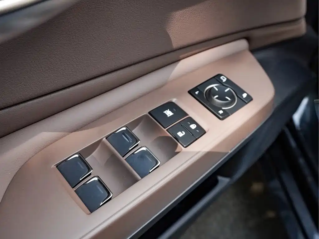 Lexus ES 2025 — фото 12
