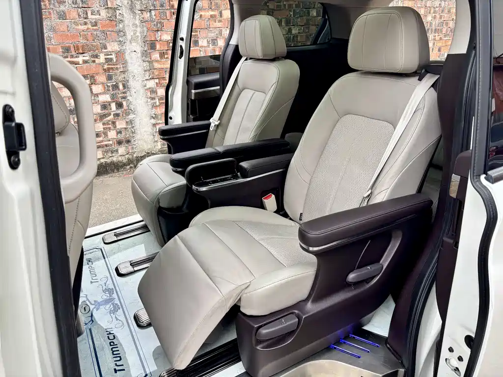 GAC Motor Trumpchi M8 2020 — фото 15