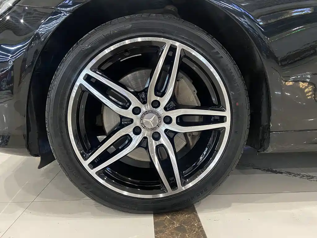 Mercedes-Benz E-Class 2018 — фото 15