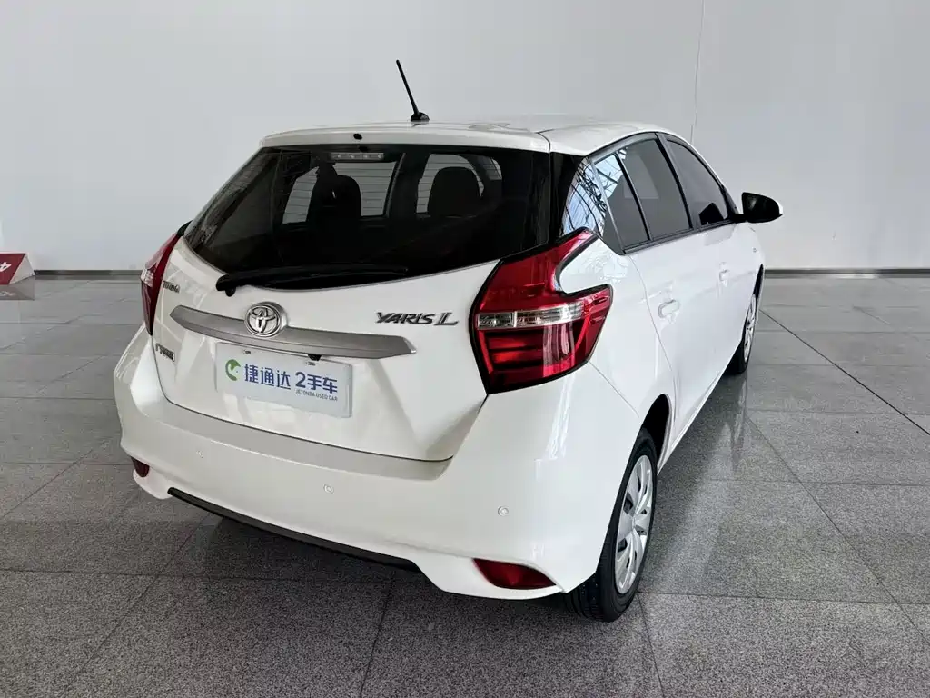 Toyota Yaris L 2019 — фото 8