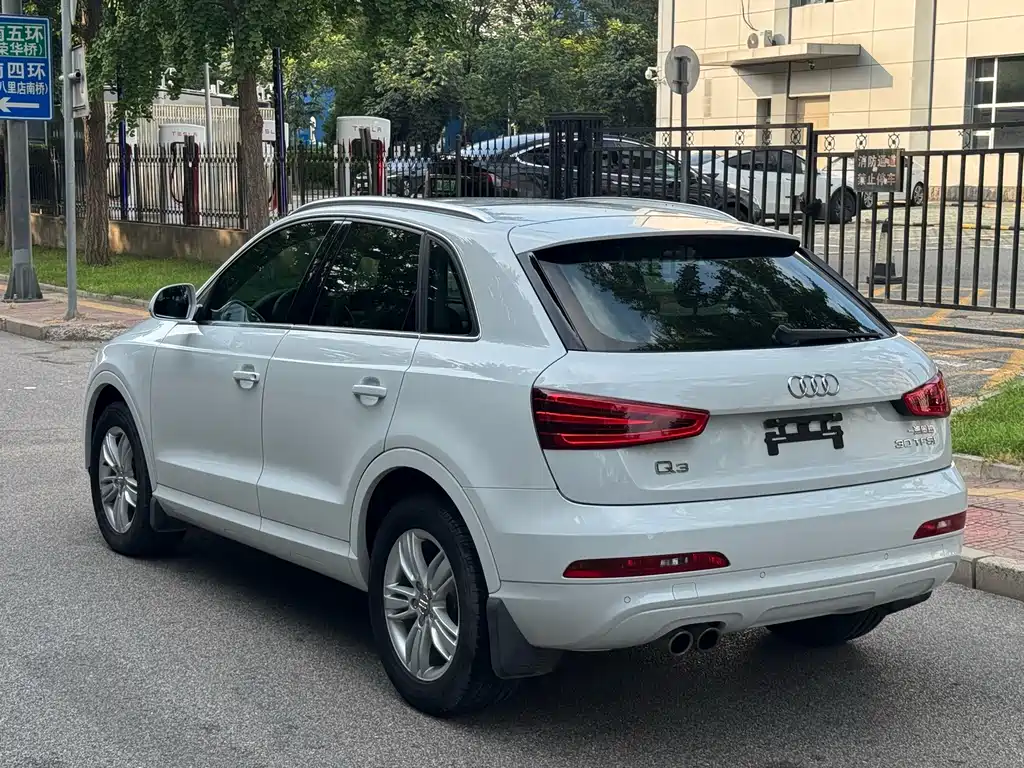 Audi Q3 2014 — фото 24