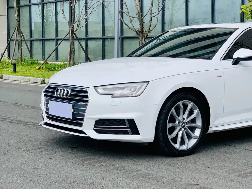 Audi A4L 2018 — фото 5