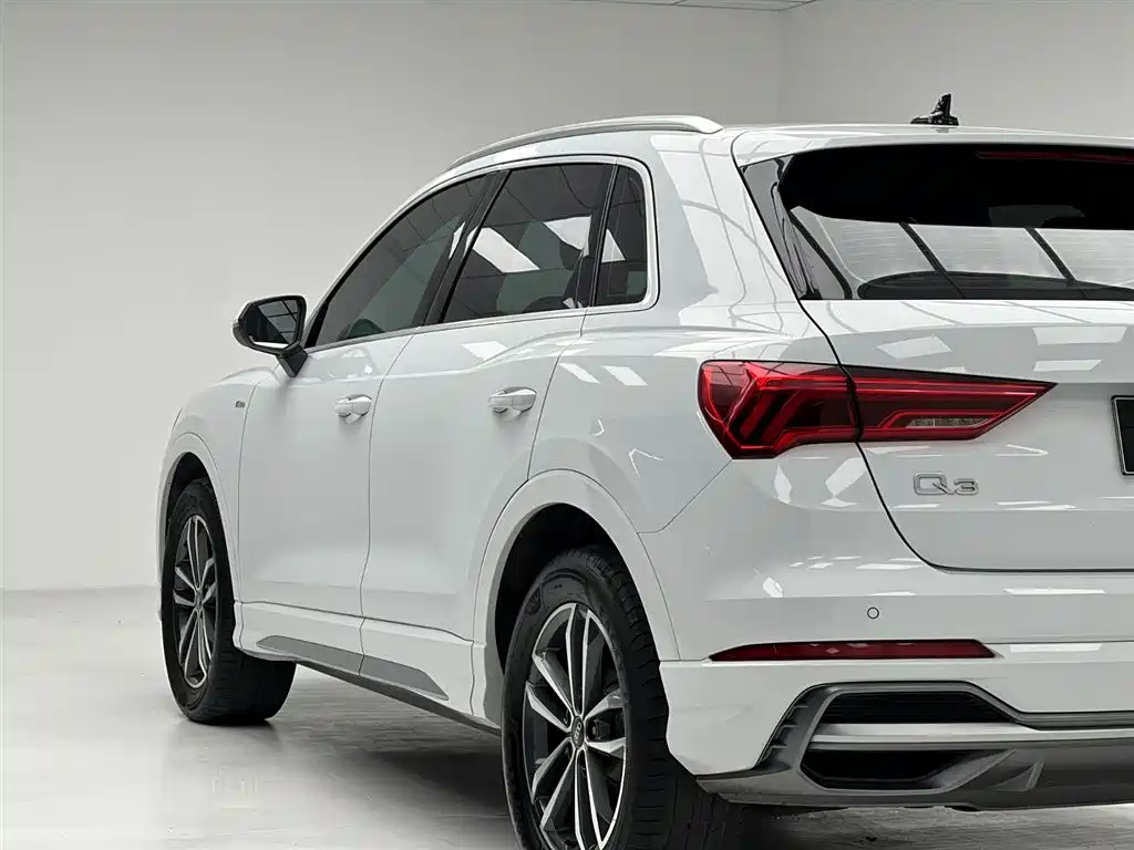 Audi Q3 2022 — фото 8