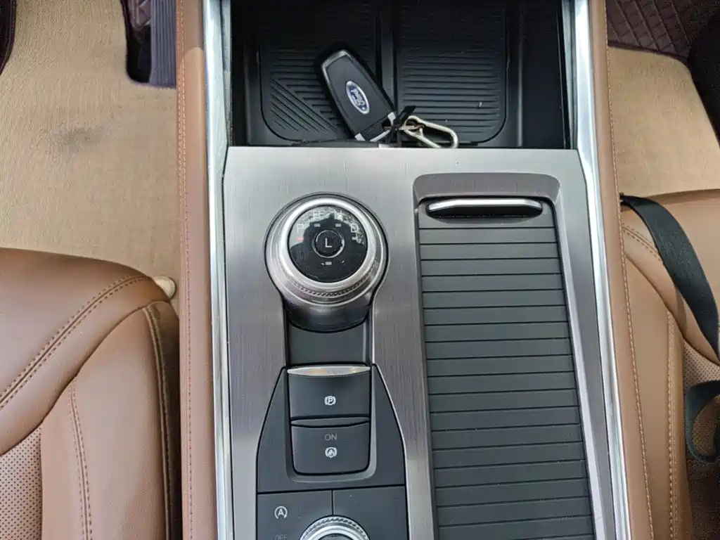Ford Explorer 2023 — фото 14