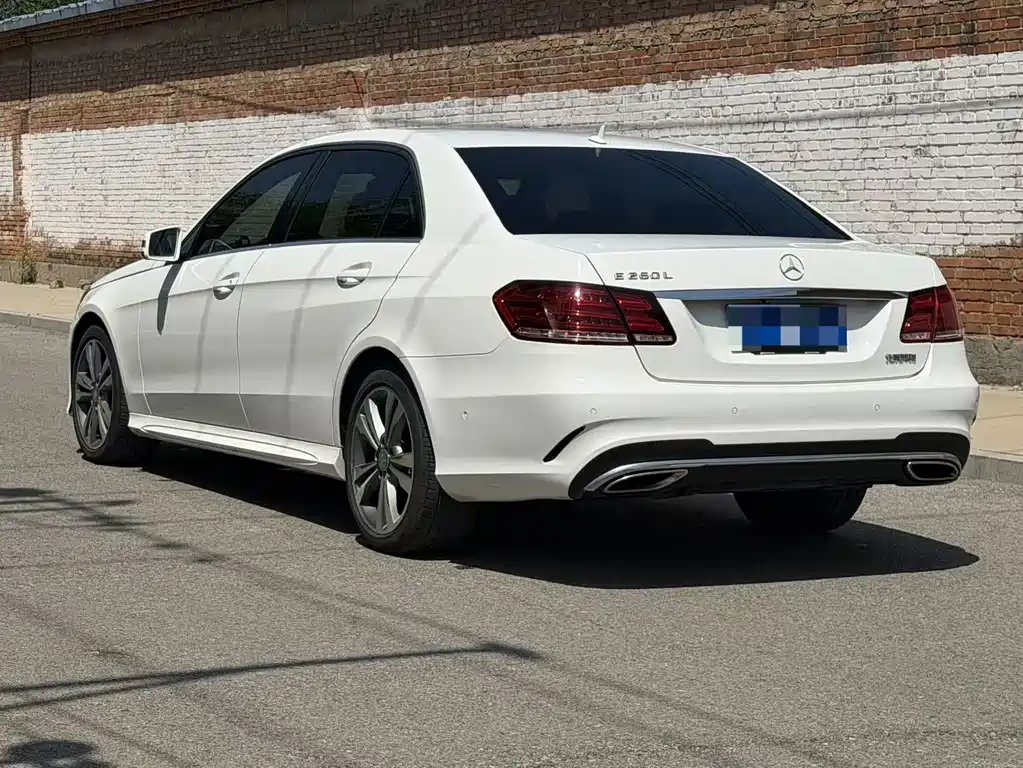 Mercedes-Benz E-Class 2015