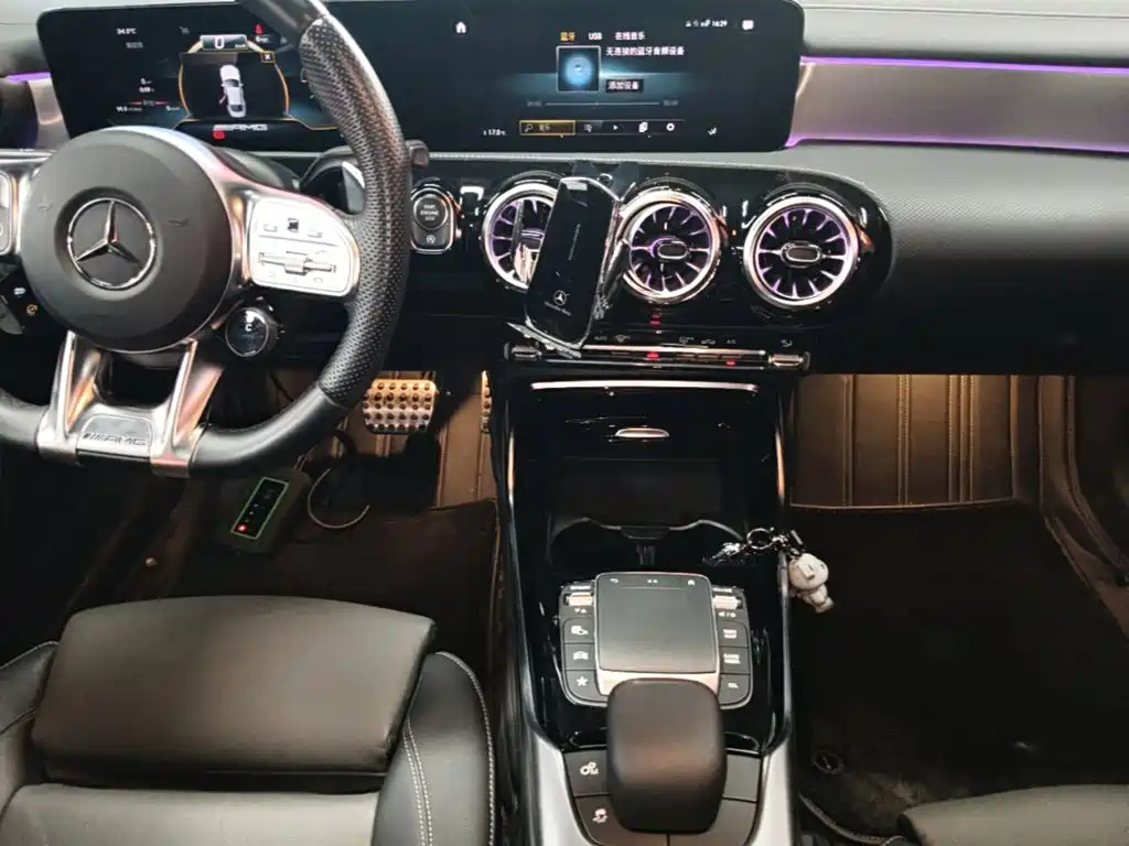 Mercedes-Benz Mercedes CLA AMG 2023 — фото 13