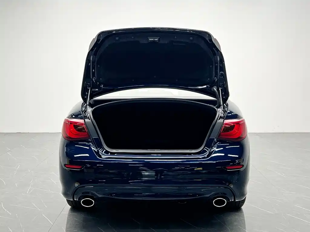 Infiniti Q70 2017 — фото 10