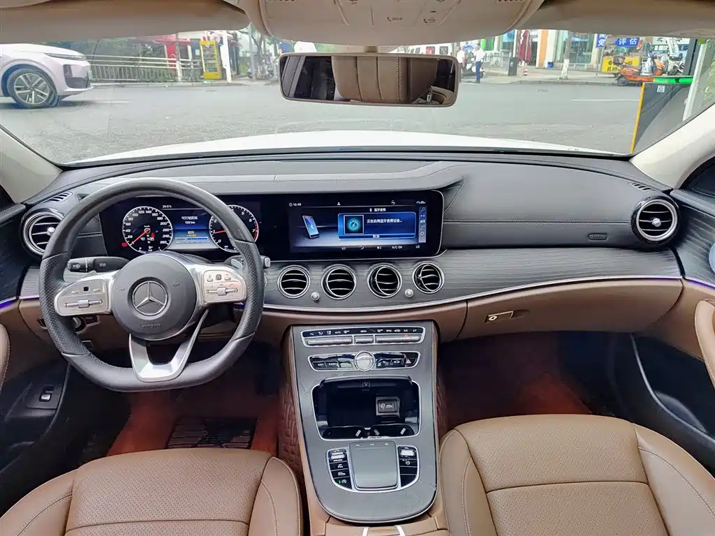 Mercedes-Benz E-Class 2019 — фото 10