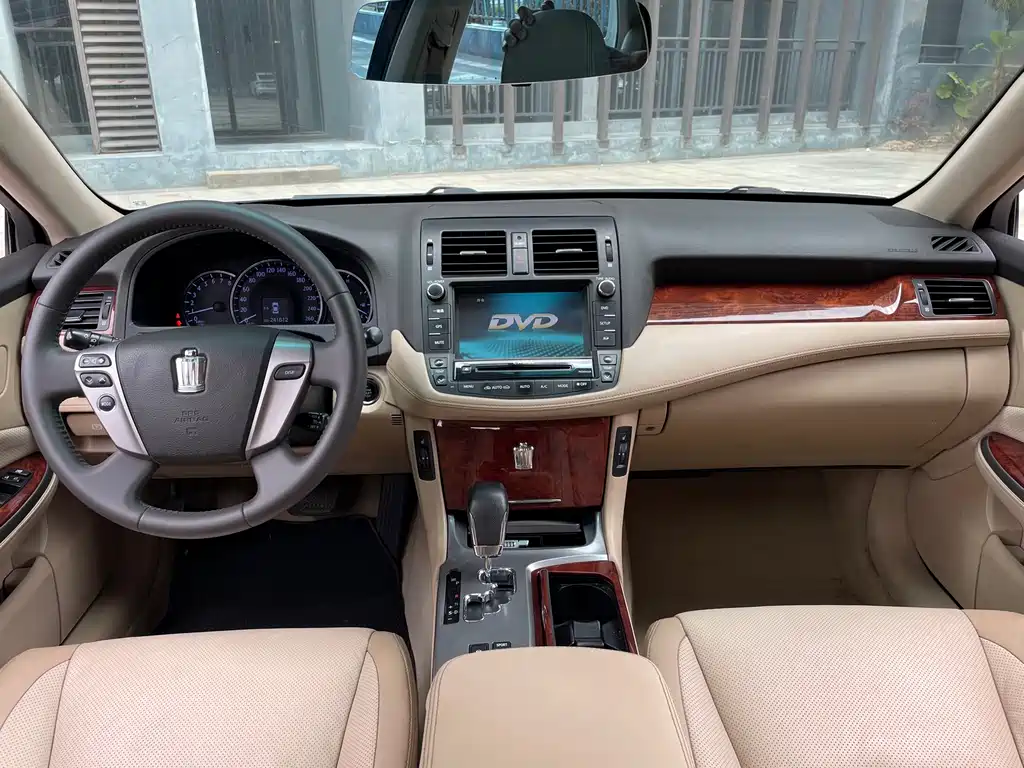 Toyota Crown 2015 — фото 9
