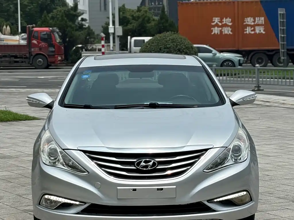 Hyundai Sonata 2013 — фото 2