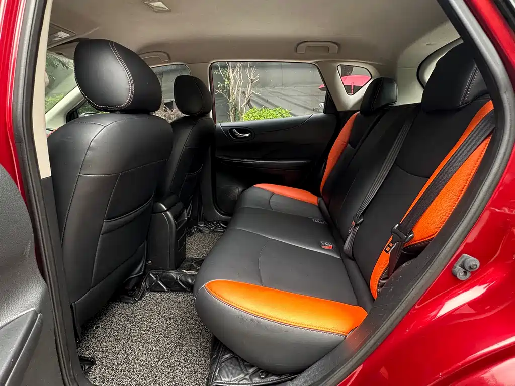 Nissan Tiida 2015 — фото 13